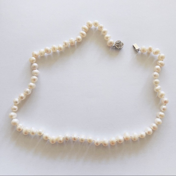 ✨SALE✨ Genuine Baroque Fresh Water Pearls Necklace - Picture 2 of 3